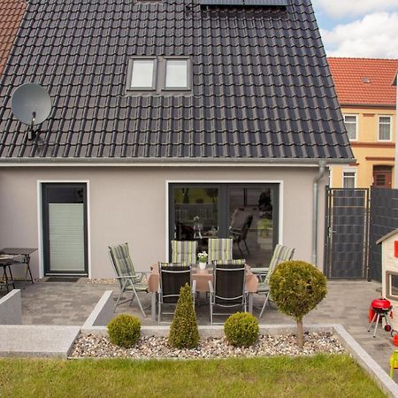 Familienfreundliches Ferienhaus In Kroepelin Kröpelin Exterior foto
